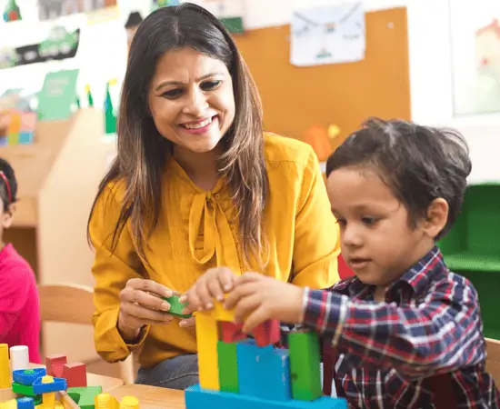 programas-psicologicos-maestra-apoyo-inclusion-preventive